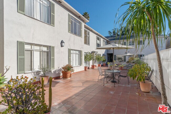 1275 N Harper Ave in West Hollywood, CA - Building Photo - Building Photo