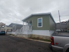 192 Bluejay Ln in Madison, WI - Building Photo