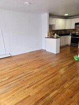 145-31 Lakewood Ave in Queens, NY - Building Photo