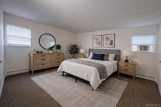 7-7 Lambert Ave in South Farmingdale, NY - Building Photo - Building Photo