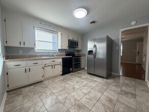 210 Prince Albert Ave in Colonial Heights, VA - Building Photo - Building Photo