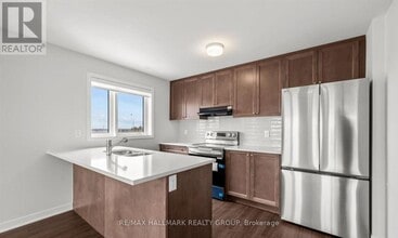 106 Parnian Pvt N in Ottawa, ON - Building Photo - Building Photo
