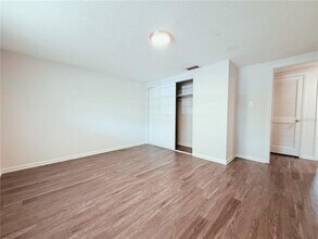 5305 Oakwood Ct in Tampa, FL - Building Photo - Building Photo
