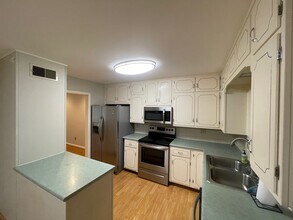 536 Edgecrest Cir in Birmingham, AL - Building Photo - Building Photo
