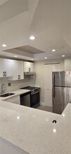 8000 S Colony Cir in Tamarac, FL - Building Photo - Building Photo