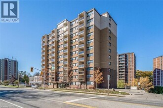 1950 Main St W in Hamilton, ON - Building Photo - Building Photo