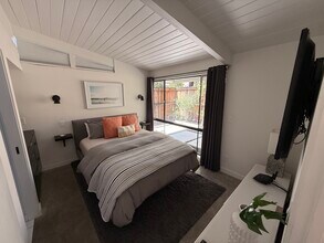 241 W Twelfth St in Claremont, CA - Building Photo - Building Photo