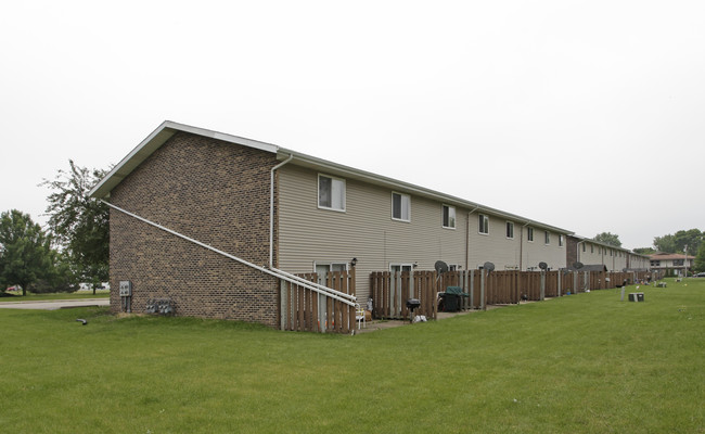 Woodlane Townhomes in Janesville, WI - Foto de edificio - Building Photo