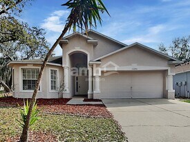 11240 Lake Lanier Dr in Riverview, FL - Building Photo