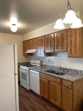 436 Pleasant Run Dr, Unit F in Wheeling, IL - Building Photo - Building Photo