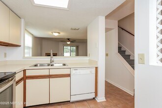 844 7th Ave S in Jacksonville Beach, FL - Building Photo - Building Photo