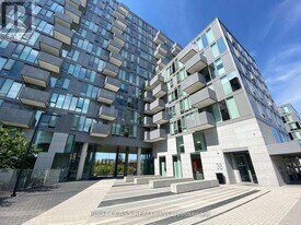 38 Monte Kwinter Ct in Toronto, ON - Building Photo