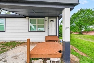 6615 W Montgomery Rd in Houston, TX - Building Photo - Building Photo