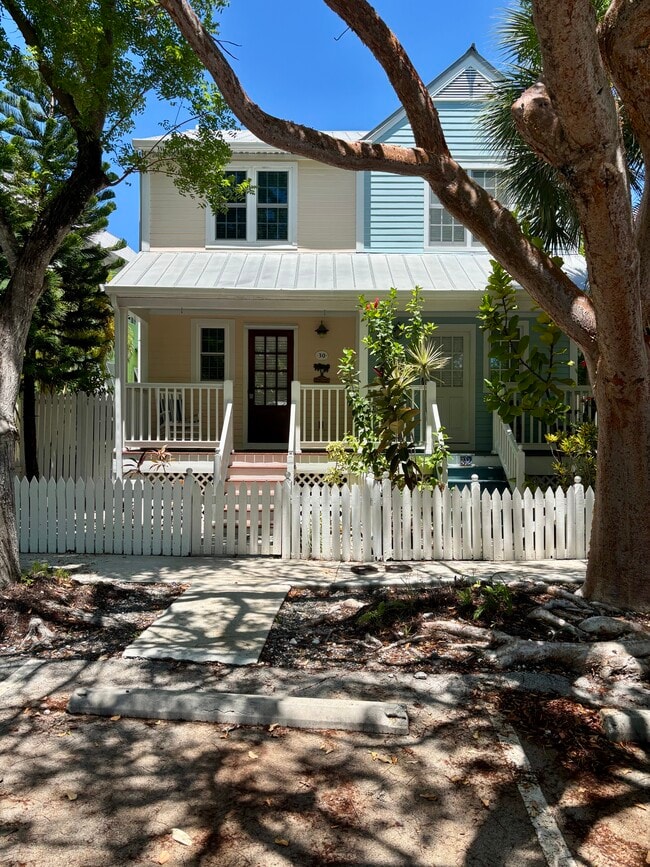 30 Merganser Ln in Key West, FL - Foto de edificio - Building Photo