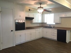 4427 Live Oak Dr in Mesquite, TX - Foto de edificio - Building Photo