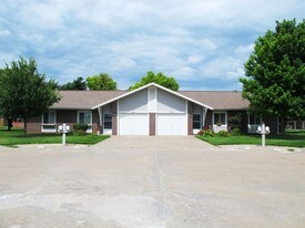 101 N Eisenhower Dr in Marion, KS - Building Photo