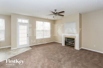 6017 Briggs Dr in Charlotte, NC - Foto de edificio - Building Photo