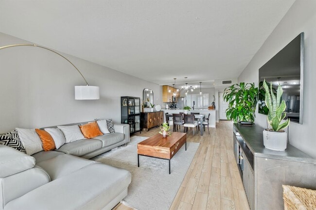 8020 Hampton Blvd, Unit 504