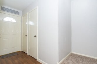 7950 Grove Ridge Dr in Houston, TX - Building Photo - Building Photo
