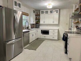 4815 Boonsboro Rd, Unit A in Lynchburg, VA - Building Photo