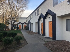 Madison Townhomes in Chico, CA - Building Photo - Interior Photo