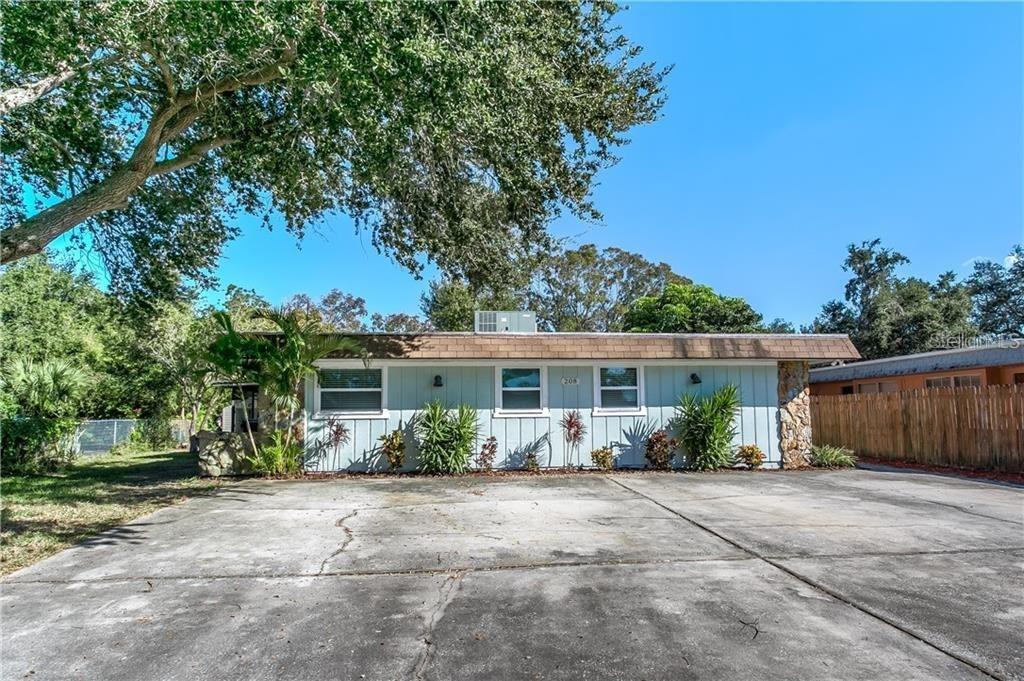 208 Jody Ct in Largo, FL - Building Photo