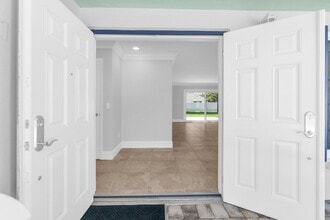 1180 SW 17th St in Boca Raton, FL - Building Photo - Building Photo