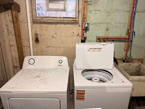 1107 Illinois Ave in Pittsburgh, PA - Building Photo - Building Photo