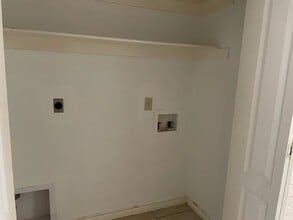 9805 Sterling Loop in Laredo, TX - Building Photo - Building Photo