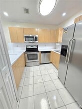 6755 NW 182nd St in Hialeah, FL - Building Photo - Building Photo