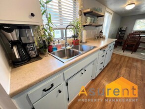 542 Pearl St in Medford, OR - Building Photo - Building Photo