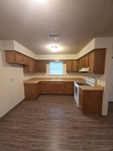 300 N Hartford Ave in Russellville, AR - Building Photo - Building Photo