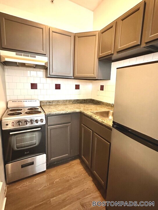50 Franklin St in Worcester, MA - Building Photo