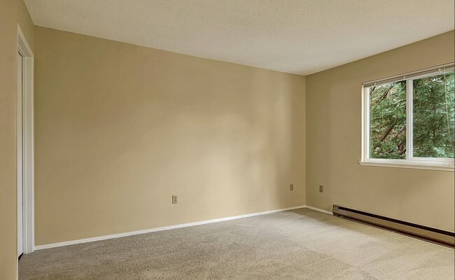 12450 NE 130th Ct, Unit F303 in Kirkland, WA - Building Photo - Building Photo