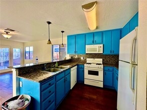 7385 Coffeyville Ave in Las Vegas, NV - Building Photo - Building Photo