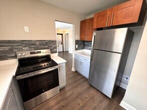 2536 Woodgate Blvd in Orlando, FL - Foto de edificio - Building Photo