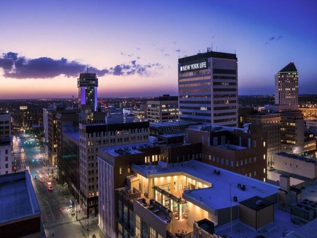 ReNew Wichita in Wichita, KS - Foto de edificio - Building Photo