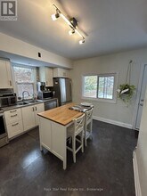 30 W 1st St in Hamilton, ON - Building Photo - Building Photo