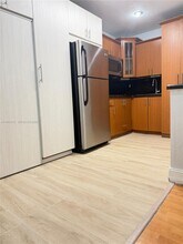 7928 Harding Ave in Miami Beach, FL - Foto de edificio - Building Photo