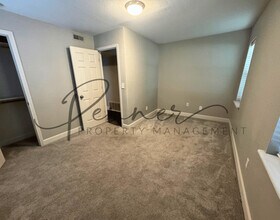 503-B SE Florence Ave in Lee's Summit, MO - Building Photo - Building Photo