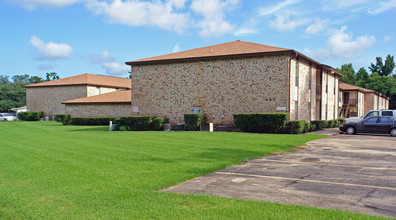 Concord Manor Apartments in Beaumont, TX - Building Photo - Building Photo