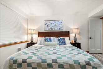 308 Paradise Dr in Ashford, WA - Foto de edificio - Building Photo