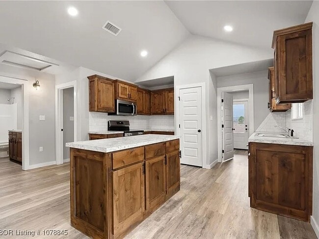 175 Kidd Ln in Poteau, OK - Foto de edificio - Building Photo