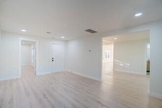 1310 E 34th St in Houston, TX - Building Photo - Building Photo