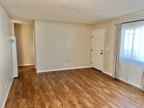 1717-1719 Encino Ave in Monrovia, CA - Building Photo - Interior Photo