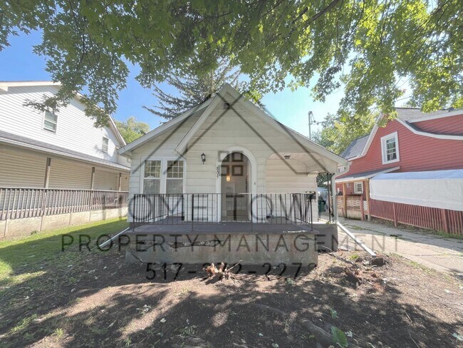 property at 805 W Saginaw St