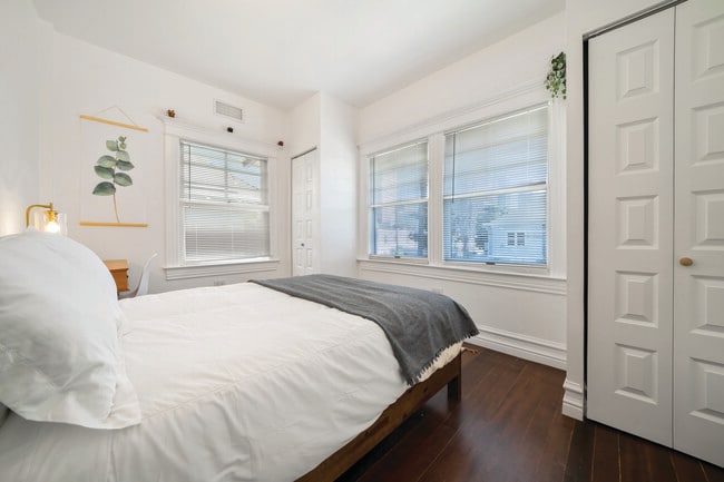 749 Columbia Ave, Unit 201 in Los Angeles, CA - Building Photo - Building Photo