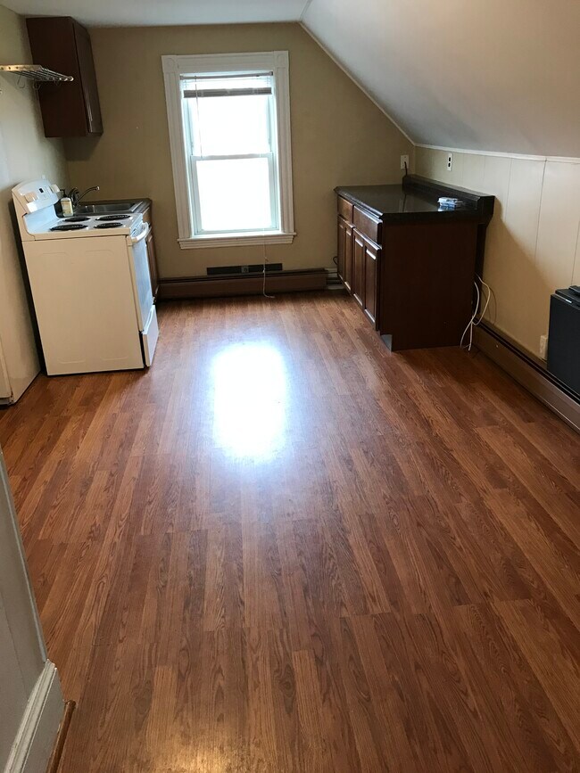 53 Granville Ave Apartments and Nearby Medford Apartments For Rent