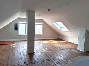 46 Armstrong Ave, Unit Unit #4 in Providence, RI - Building Photo - Building Photo