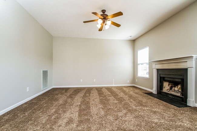 7424 Maggie Dr in Nashville, TN - Foto de edificio - Building Photo